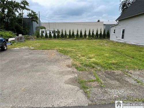 10 Venice St, Celoron, NY, 14720-8006 | Card Image