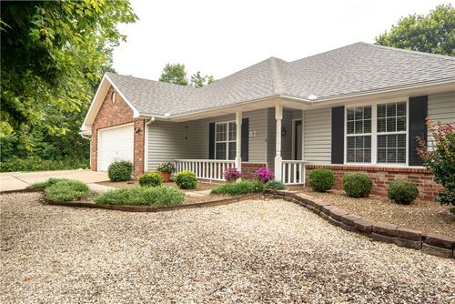 82 Magrath Dr, Bella Vista, AR, 72715-6028 | Card Image