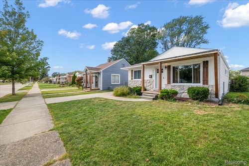 22701 Lake Dr, Saint Clair Shores, MI, 48082-1841 | Card Image