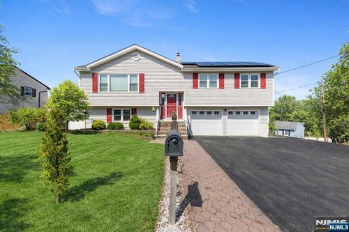 1 North Way, Hopatcong, NJ, 07843-1418 | Card Image