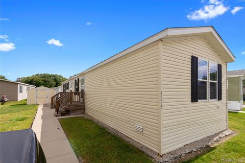 4539 Carlton Rd, Sterling Heights, MI, 48310-2015 | Card Image