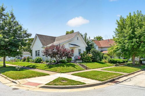 937 Hendricks Ave, Saint Marys, OH, 45885-1951 | Card Image