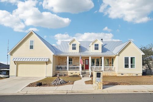 217 Yorktown Blvd, Kerrville, TX, 78028-2743 | Card Image