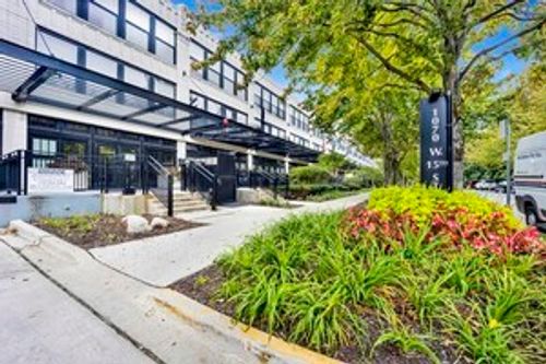 unit-112-1070 W 15th St, Chicago, IL, 60608-1870 | Card Image