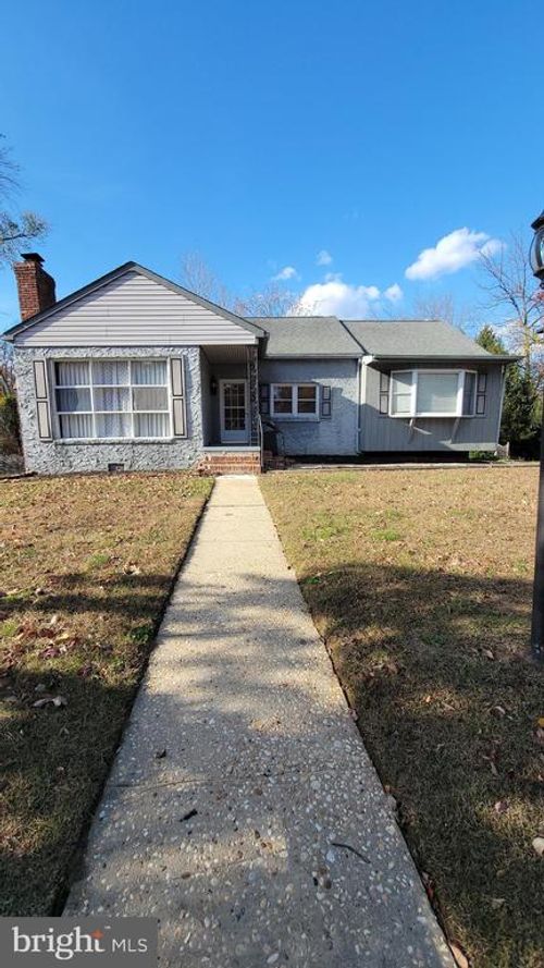 569 Lakeside Ave, WOODBURY, NJ, 08096-6425 | Card Image