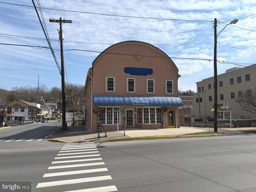50 N Washington St, BERKELEY SPRINGS, WV, 25411-1599 | Card Image