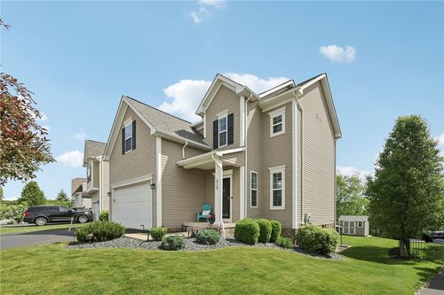215 Old Hickory Rd, Zelienople, PA, 16063-4015 | Card Image