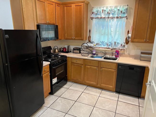 1320 9 Th St, House other with 3 bedrooms, 2 bathrooms and null parking in Port Arthur TX | Image 4