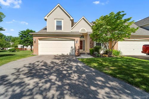 5514 Greenway Dr, Trenton, MI, 48183-7208 | Card Image