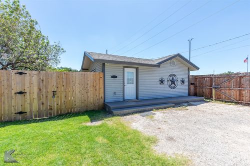 3183 Curry Ln, Abilene, TX, 79605-6946 | Card Image