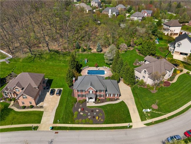 205 Erin Dr, House other with 5 bedrooms, 5 bathrooms and 3 parking in Cranberry Twp PA | Image 40