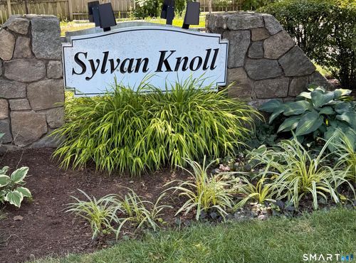 212 Sylvan Knoll Rd, Stamford, CT, 06902-5316 | Card Image