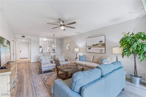 apt-102-725 Saratoga Cir, NAPLES, FL, 34104-8778 | Card Image