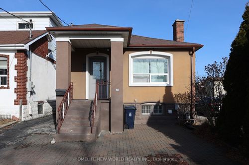 main-floor-609 Glenholme Ave, York, ON, M6E3G7 | Card Image