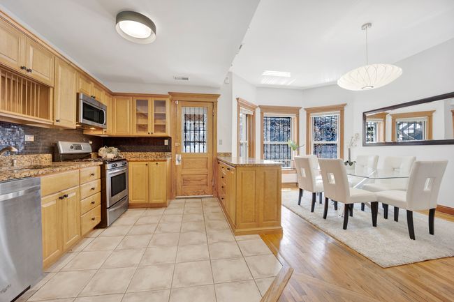 APT-1W - 1023 W Dakin St, Home with 2 bedrooms, 1 bathrooms and 1 parking in CHICAGO IL | Image 6