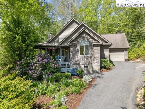 126 Robert Cook Ln, Banner Elk, NC, 28604-7398 | Card Image