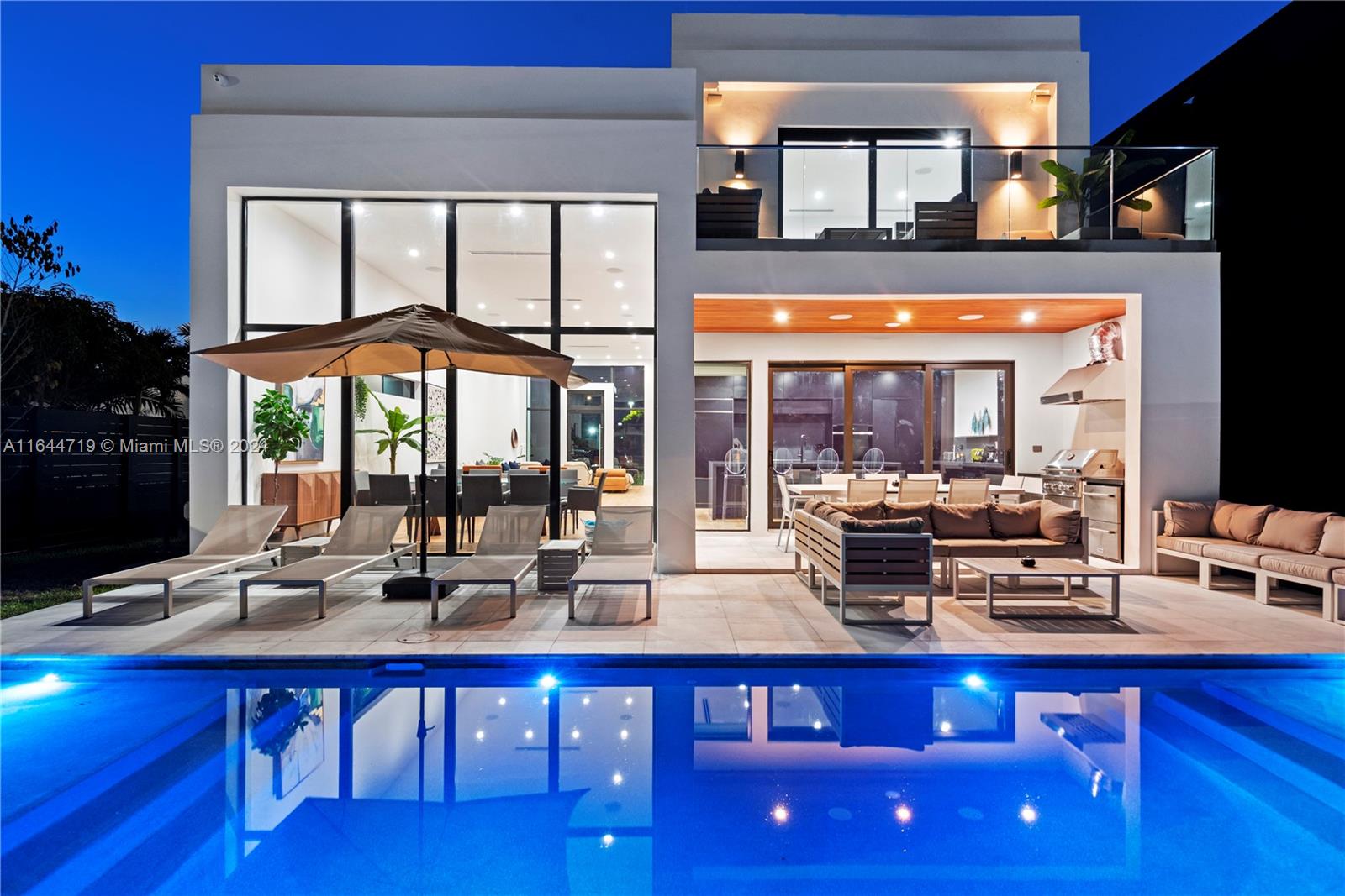 50th St, Miami, FL 33137