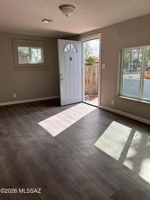 210/212 W Blacklidge Drive, Tucson, AZ, 85705 | Card Image