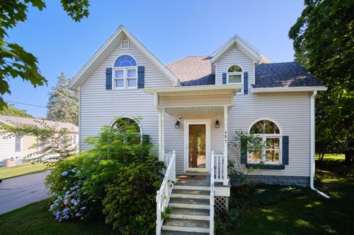 487 4th St, Manistee, MI, 49660-1664 | Card Image