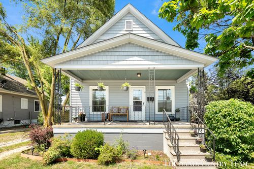 9 S Ferry St, Grand Haven, MI, 49417-1609 | Card Image