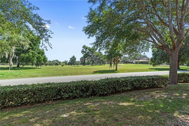 APT-101 - 4450 E Windmill Dr, Condo with 3 bedrooms, 2 bathrooms and null parking in Inverness FL | Image 27