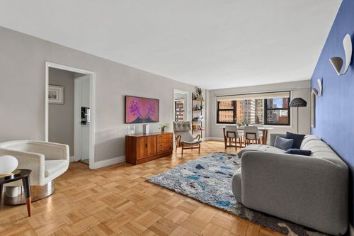 12f-345 E 69th St, New York, NY, 10021-5579 | Card Image