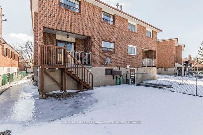 28 Bramhall Crt, House attached with 4 bedrooms, 3 bathrooms and 4 parking in Brampton ON | Image 23