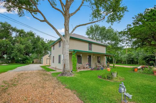 2718 Richmond St, Needville, TX, 77461-8152 | Card Image