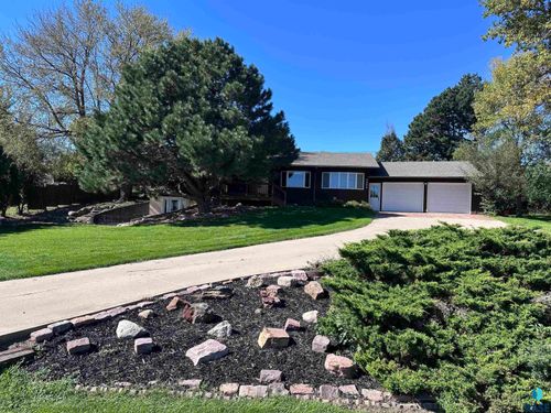 3905 N Longview Ave, Sioux Falls, SD, 57107-0141 | Card Image