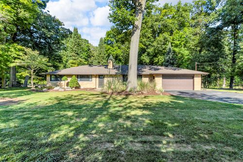 3140 Happy Valley Rd, Jackson, MI, 49203-5514 | Card Image