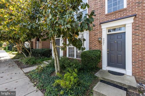 2301-2301 Village Crossing Rd, FALLS CHURCH, VA, 22043-2392 | Card Image