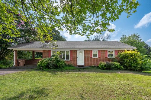 1613 Melinda Dr, Altavista, VA, 24517-1034 | Card Image