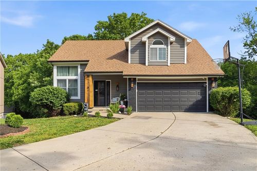 817 Nw Golden Ct, Blue Springs, MO, 64015-6929 | Card Image
