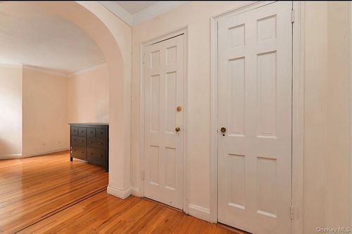109-69-09 108th St, Forest Hills, NY, 11375-3801 | Card Image