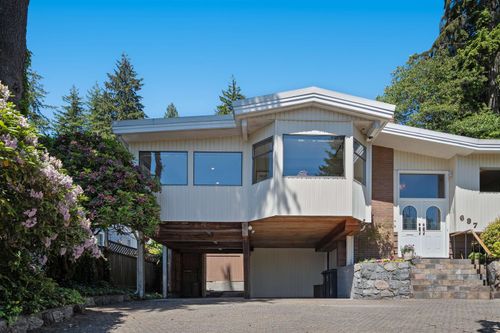 697 Plymouth Dr, North Vancouver, BC, V7H2H5 | Card Image