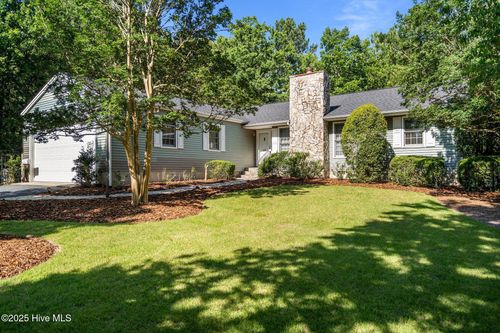65 Sugar Pine Dr, Pinehurst, NC, 28374-9302 | Card Image