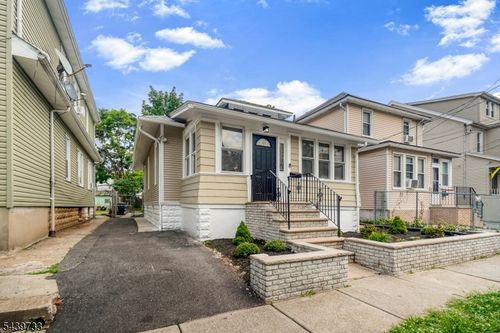 88 Franklin Ter, Irvington, NJ, 07111-1352 | Card Image