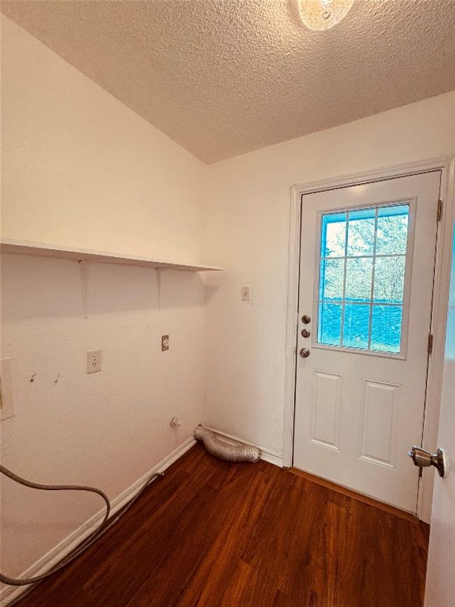 1917 Margalene Way, Home with 3 bedrooms, 2 bathrooms and 2 parking in Austin TX | Image 8