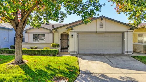 7652 Sunmore Ln, Sacramento, CA, 95828-6261 | Card Image