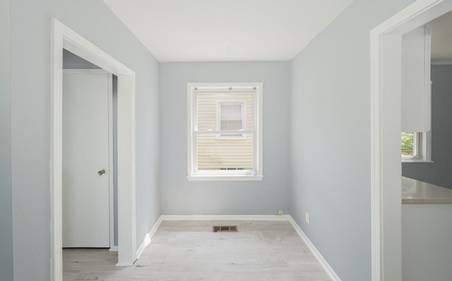 23383 Cayuga Ave, House other with 2 bedrooms, 1 bathrooms and null parking in Hazel Park MI | Image 9