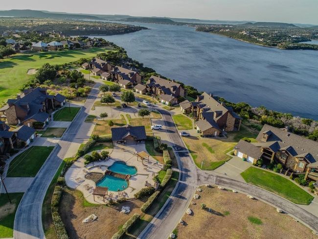 101 Eagle Pt, Condo with 2 bedrooms, 2 bathrooms and null parking in Graford TX | Image 33