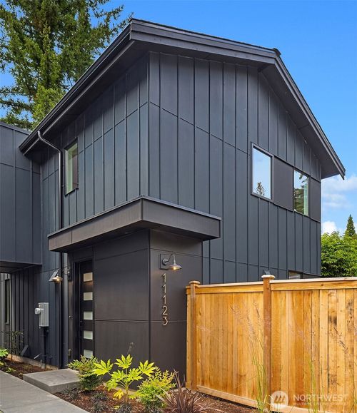 11123 105th Ave Ne, Kirkland, WA, 98033-4456 | Card Image