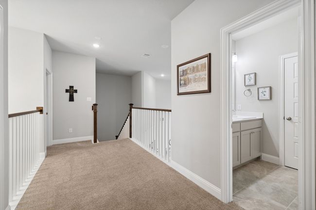 Upstairs with full bath | Image 27