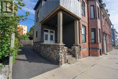 77 Mecklenburg St, Saint John, NB, E2L1P9 | Card Image