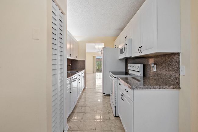 APT-412 - 1351 Sw 125 Th Ave, Condo with 2 bedrooms, 2 bathrooms and null parking in Pembroke Pines FL | Image 6