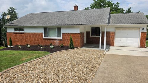 2047 State Route 130, Jeannette, PA, 15644-1110 | Card Image