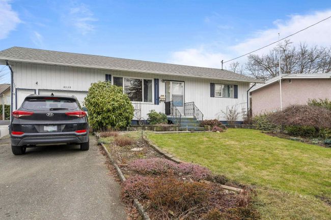 8530 Howard Crescent, House other with 3 bedrooms, 2 bathrooms and 7 parking in Chilliwack BC | Image 2