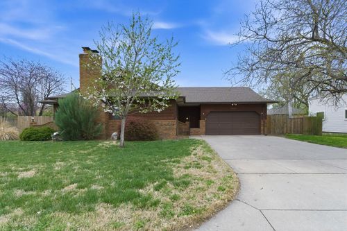 1933 N Pleasantview Cir, Wichita, KS, 67203-1155 | Card Image