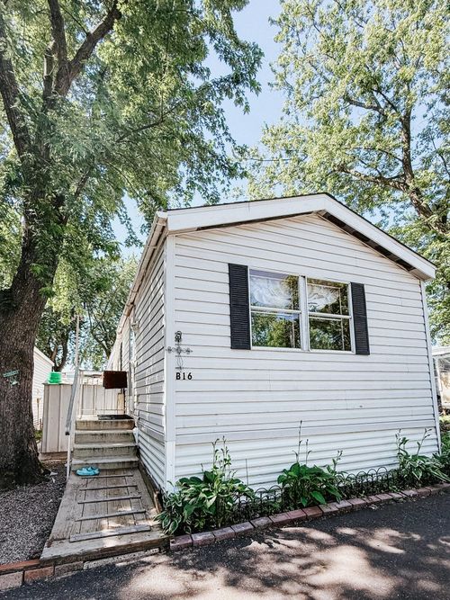 trlr-b16-3020 Rice St, Little Canada, MN, 55113-2236 | Card Image