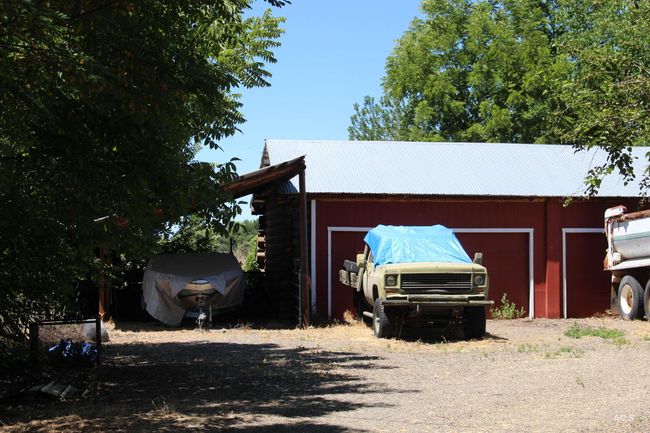 View of garage | Image 13
